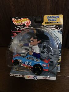 Hot Wheels ホットウィール STP pontiac RICHARD PETTY PLYMOUTH 43 リチャードペティ MILESTONE MOMENTS NASCAR 1/64 HW mattel マテル