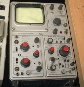 Tektronix 561A vintage oscillo scope with 3A1 amp & 3B3 timebase