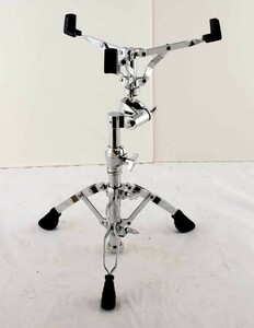 Mapex Proline S950A Snare Stand 超ローセッティング可能、角度調整はオムニボールにて無段階セッテング可能。程度の良い中古品です。