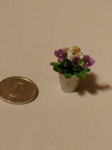 mame　ミニチュア　ビオラ　紫系　パンジー　樹脂粘土 　ブリキ　リカちゃん　シルバニア　リーメント miniature flower