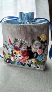 ハンドメイド手刺繍巾着ポーチ