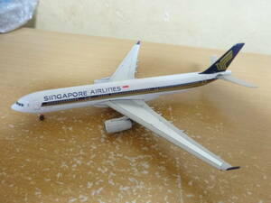 1/400　フェニックス　シンガポール航空　A330-300