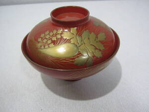 時代　金蒔絵　豪華　朱漆　秋草根菜図　口径12cm