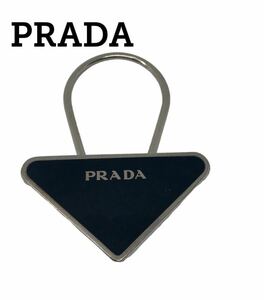 【即日発送】プラダ PRADA ロゴ キーリング キーホルダ バッグ チャーム M713 トライアングル プレート ブラック 黒