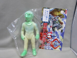 【未開封】ウルトラセブンより　テペト星人　蓄光◆マーミット　2001　怪獣天国　世紀の大怪獣シリーズ　ソフビ★