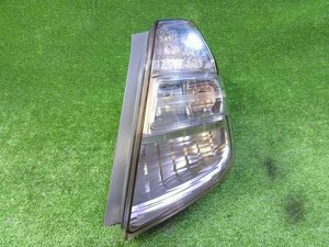 フィット　RS　GE8 右テールランプ LED点灯テスト済 スタンレー P9882 3カプラ-2・2・3P 美品 　中古