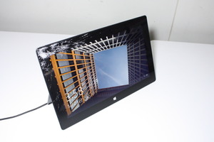 F570 【中古】液晶割れ! サーフェイス 128GB Surface 2 Model 1601 パスワードあり