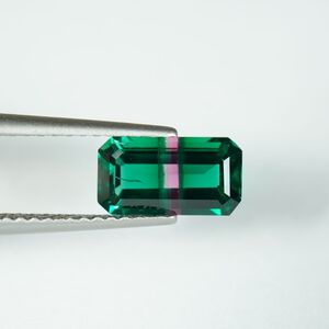 1.17ct バイカラー合成ベリル ハイドロサーマル