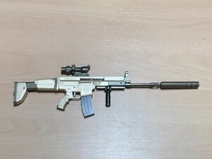 箱付き合金装飾品　SCAR-L