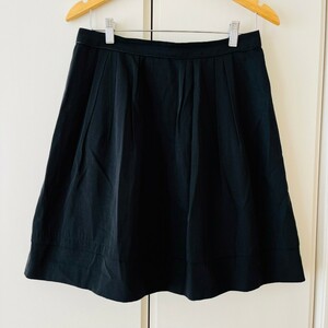 H6951cL 日本製 UNTITLED アンタイトル サイズ4(L～XL位) ひざ丈スカート フレアスカート きれいめ ブラック 黒 無地 シンプル ワールド