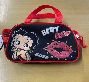 送料400円　ベティ KISS レッド ハンドバッグ　BETTY BOOP