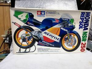 タミヤ　1/12　ホンダNSR250レプソル　未組み立て