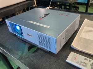 EIKI LC-X42 4500ルーメン　簡単モバイルプロジェクター ランプ742H　