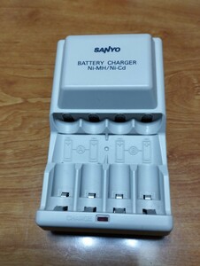 ★サンヨー 三洋電機 SANYO 単３形、単４形兼用充電器 NC-M38 ニッケル水素電池 カドニカ電池専用充電器 (｀ー´)★