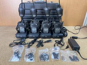 4台 iCOM アイコム 携帯型デジタル簡易無線機 IC-DU65C 充電器 付属品多数 電源付 BC-161 トランシーバー 防塵 通信機●「管理No.F10286」