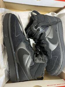 ナイキ　コート　ボロー　MID2 リトルキッズブーツ　NIKE キッズシューズNIKE 