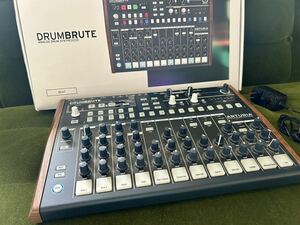 arturia drumbrute アナログ音源　ドラムマシン