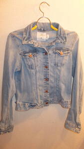 ★H&M★Ladies Tops denim jacket アメリカ エイチアンドエムレディーストップスサイズ10 着丈52Cm　USED IN JAPAN ジージャン　デニム