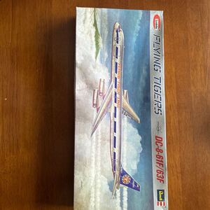 Revell/Lodela 1/144 DC-8-61F/63F Flying Tigers(袋未開封、画像容認の方へ)