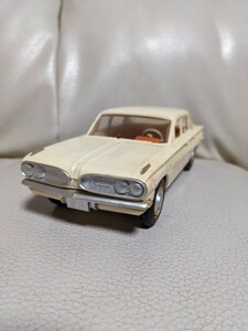 プラモデル完成品　ポンティアック　テンペスト1961