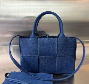 美品 ボッテガヴェネタ BOTTEGA VENETA デニム 編み込み ショッピングバッグ