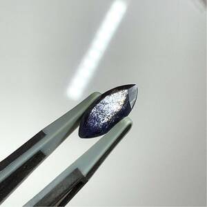 宝石　10 ブラッドショットアイオライト　ルース　1.35ct アイオライト