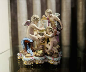 マイセン MEISSEN　19世紀 天使造型　天使の置物 《絵画》完品美品 一級品　百貨店展示品 証明書箱付き 本物保証