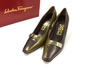 ■極美品■Salvatore Ferragamo フェラガモ ガンチーニ レザー ハイヒール パンプス サイズ9(約26.0cm) カーキ系×ブラウン系 BN0902