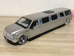 送料無料　当時物　1/24 フォード エクスカージョン リムジン シルバー ミニカー マイスト Maisto FORD EXCURSION LIMOUSINE