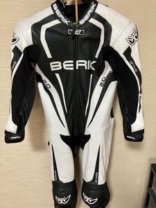 ベリック BERIK 革ツナギ　レーシングスーツ　サイズ56 中古