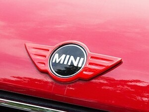 デザイン性UP♪ BMW MINI レッド エンブレム カバー セット ミニ R61 ペースマン クーパーS オール4