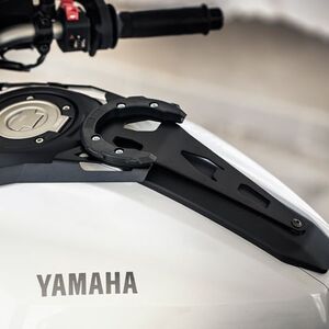 ヤマハ純正 MT-07(14-16)用 タンクバックリングアダプター｜ワイズギア/YAMAHA