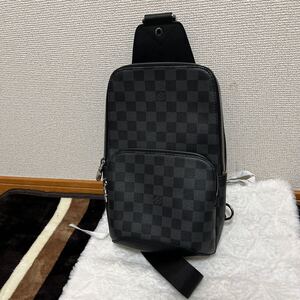 LOUIS VUITTON スリングバッグ