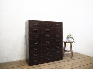 タ荷Q0979◆H91cm×W80cm◆アンティーク◆引き出し21杯◆金具で補強された重厚な古い木製収納棚◆道具箪笥 タンス レトロ ラックM(ヤC)町