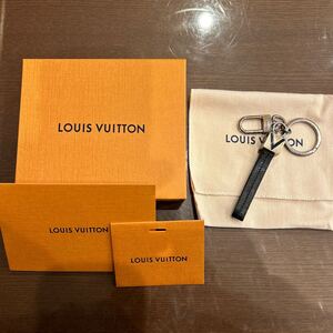 LOUIS VUITTON ヴィトン ルイヴィトン LV　Vドラゴンヌ　キーホルダー