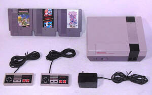 ★中古 北米 ファミコン NES(Nintendo Entertainment System)本体 付属品 NESカセット3本セット