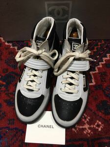 箱付CHANEL MATELASSE COCO MARC LEATHER HIGH CUT SNEAKER MADE IN SPAIN/シャネルマトラッセココマークレザーハイカットスニーカー