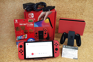 人気【中古 良品】任天堂 Nintendo Switch 有機ELモデル Joy-Con マリオレッド HEG-S-RAAAA 本体 付属完品 保護フィルム付き(PDA1141-2)