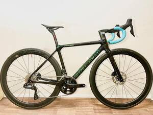 新品/未走行 Bianchi SPECIALISSIMA Disc（ビアンキスペシャリシマディスク）105 di2電動コンポ　カーボンホイール