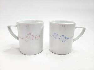 【保管品・美品】 Noritake ノリタケ マグカップ　ペア　２客　 白磁にブルーとピンクの花柄 色違い ティーカップ コーヒーカップ 茶器