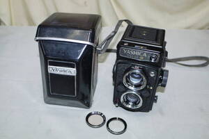 ☆YASHICA 　「ヤシカ 2眼レフ　Mat-124G　3114819 」　外観綺麗　付属品多数　修理前提のジャンクで！