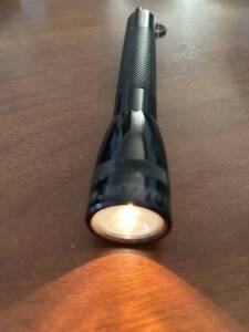 【中古】ミニ マグライト MINI MAGLITE AA 懐中電灯 ライト 小型 白熱電球タイプ