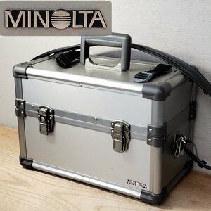 ハードケース　MINOLTA　ミノルタ　アルミケース　幅38cm×奥行20cm×高さ26cm　銀色　シルバー　鍵なし　カメラケース【100e2032】