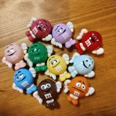 M&M