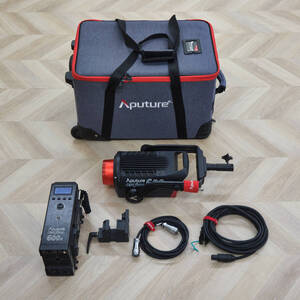 【中古】Aputure 600d キャリーケース付き