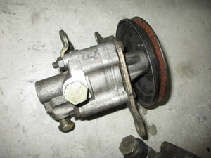 ■BMW E30 320 パワステポンプ 中古 1130084 VICKERS 部品取あり PS パワーステアリングポンプ タンク プーリー 325 E28 520■