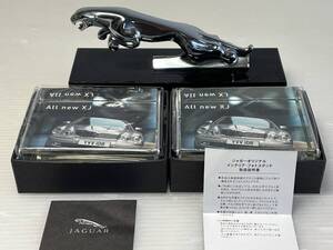 まとめて！　　JAGUAR ジャガー　オリジナルノベルティ　　金属エンブレムペーパーウェイト　+　フォトスタンドｘ2個 