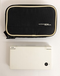 レトロ ゲーム機 Nintendo DS i ホワイト ニンテンドーDS i 本体 ケース 動作確認済み 初期化済み