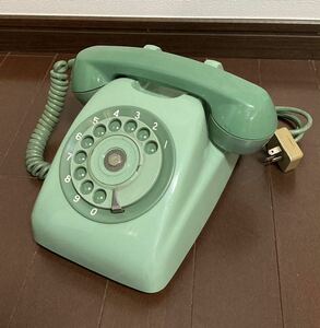 昭和レトロ品　レアカラー　電電公社　黒電話タイプの緑電話　2トーンカラー　600-A2 ジャンク品　送料無料