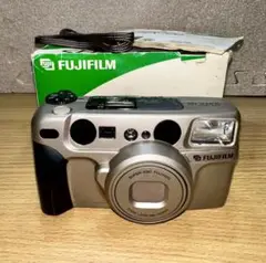 FUJIFILM ズームカルディア　スーパー320 フィルムカメラ